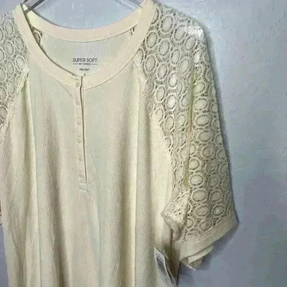 Torrid Fitted Super Soft Rib Lace Henley Top 4 4X 26 - Picture 5 of 8